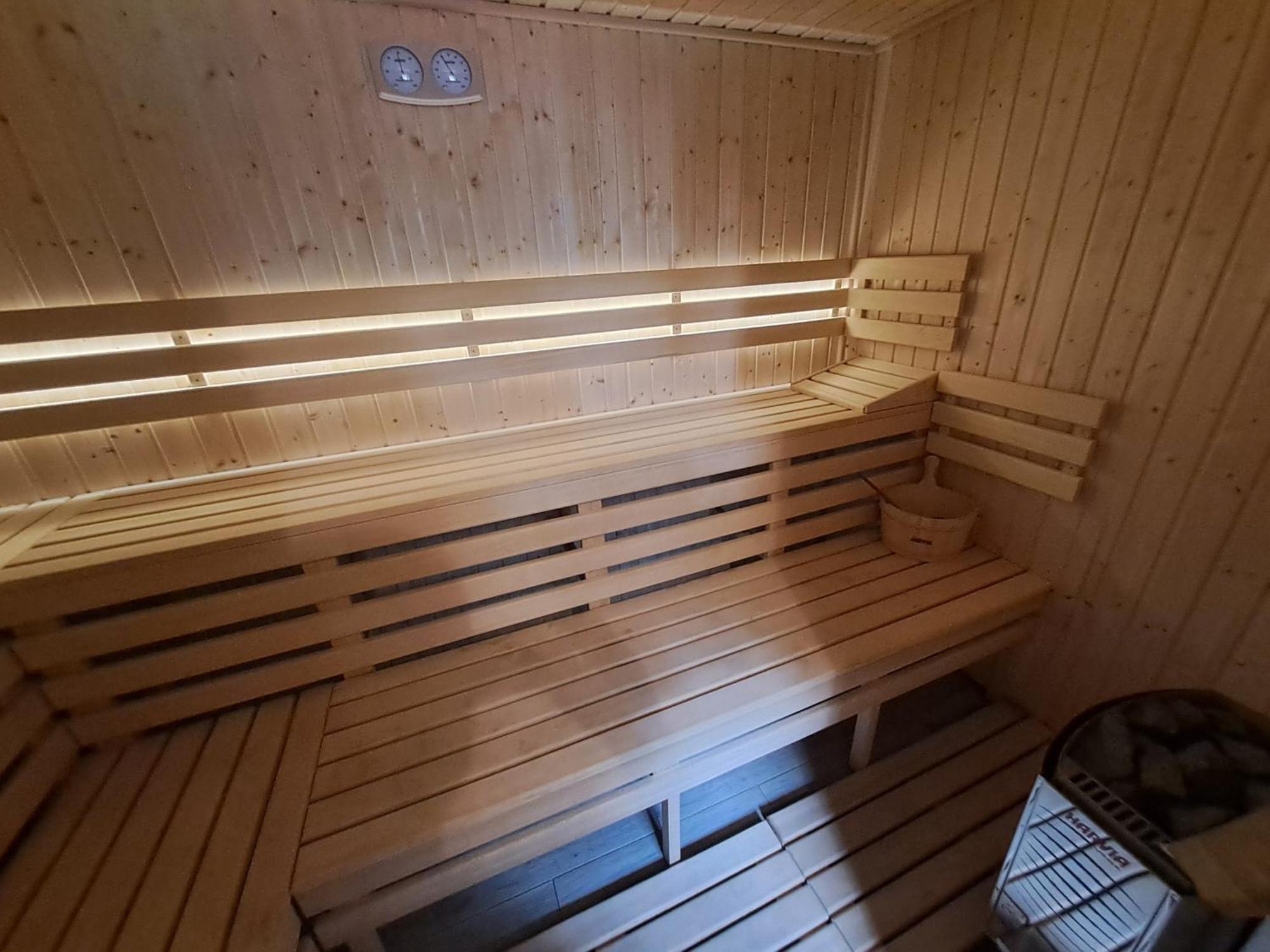Vila Nagy Lak Sub Cetate Exteriér fotografie