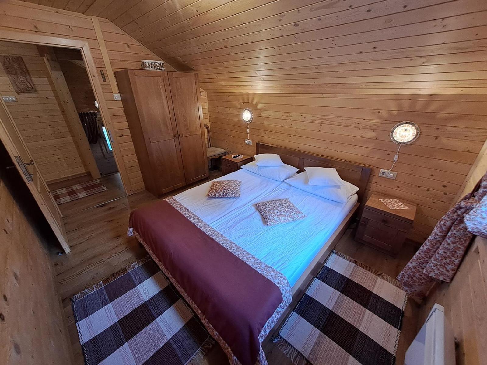 Vila Nagy Lak Sub Cetate Exteriér fotografie