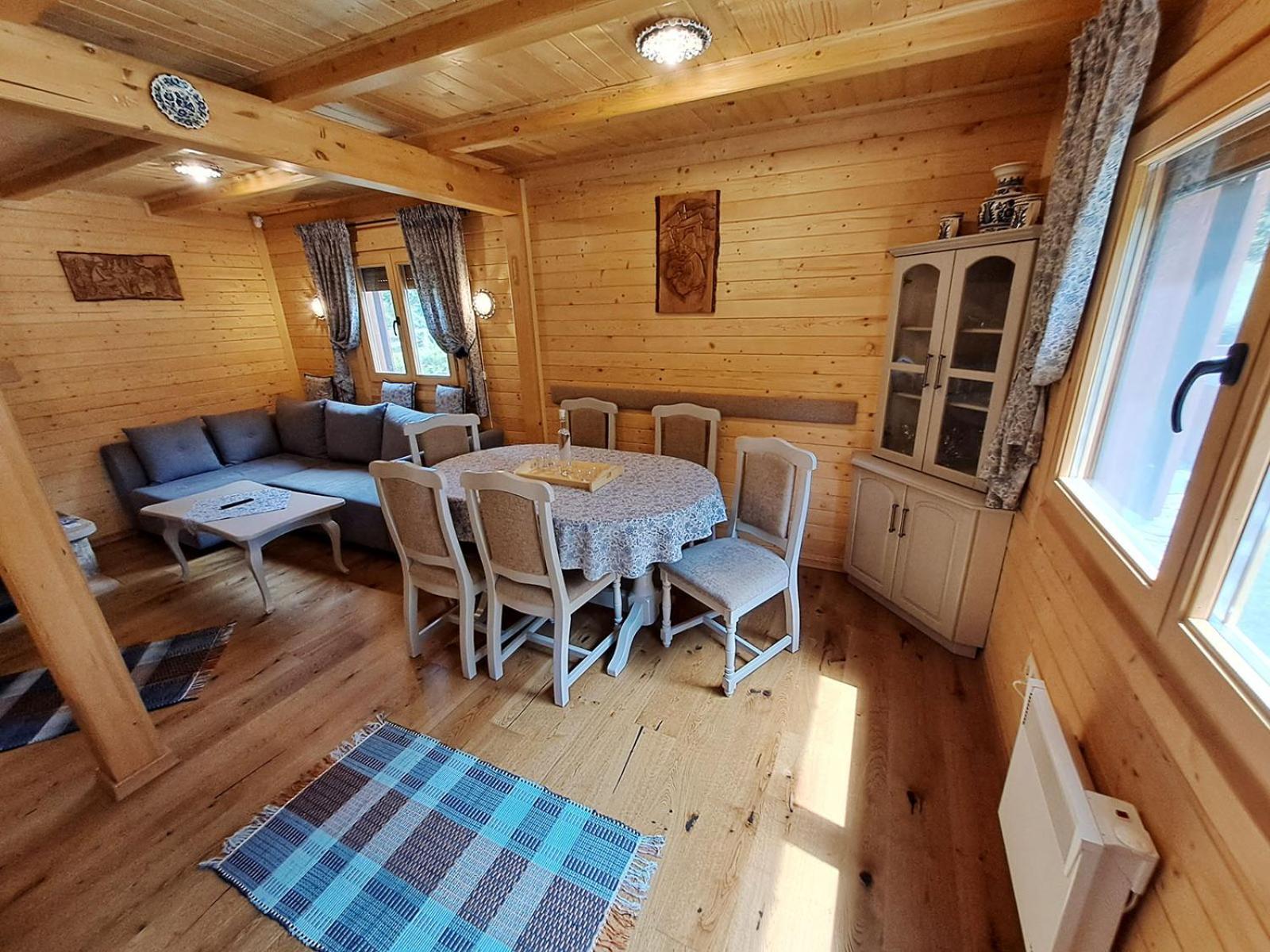 Vila Nagy Lak Sub Cetate Exteriér fotografie