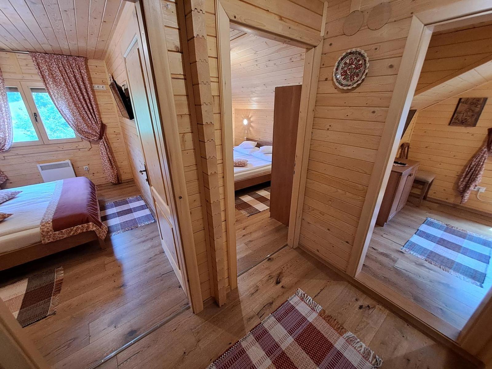 Vila Nagy Lak Sub Cetate Exteriér fotografie