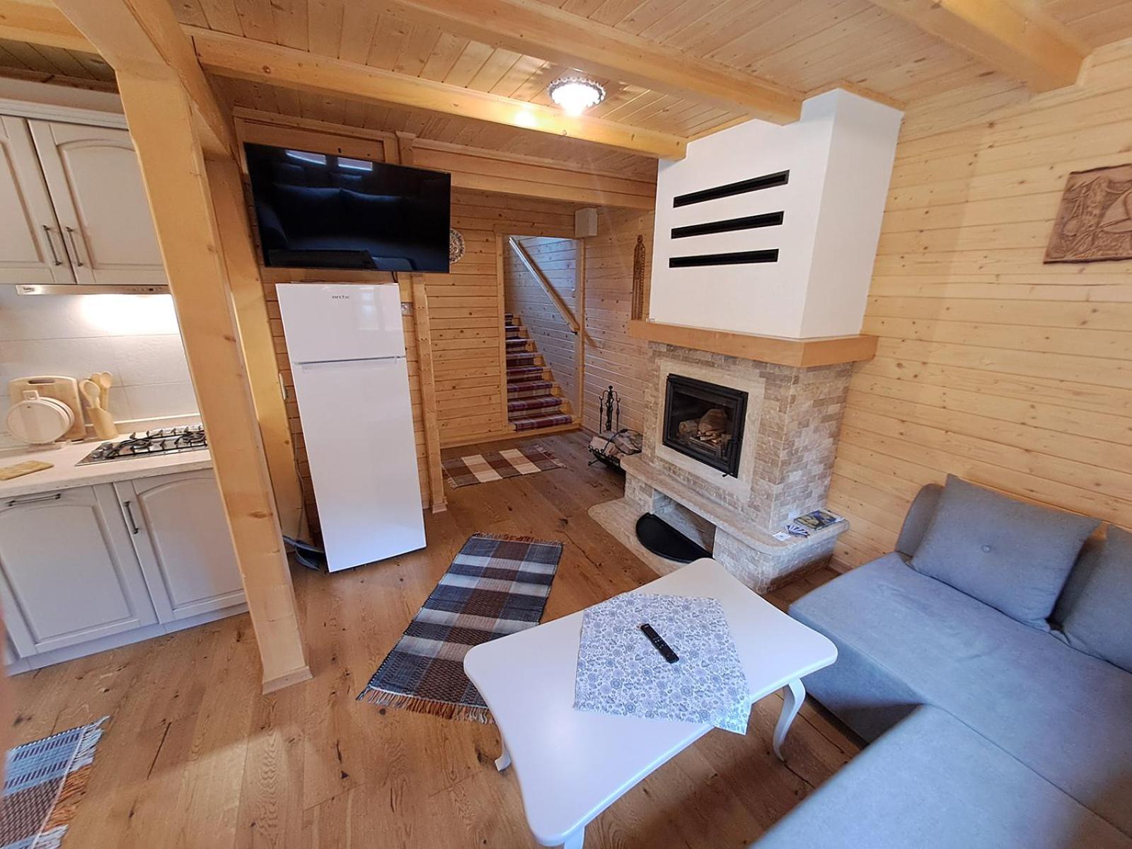Vila Nagy Lak Sub Cetate Exteriér fotografie