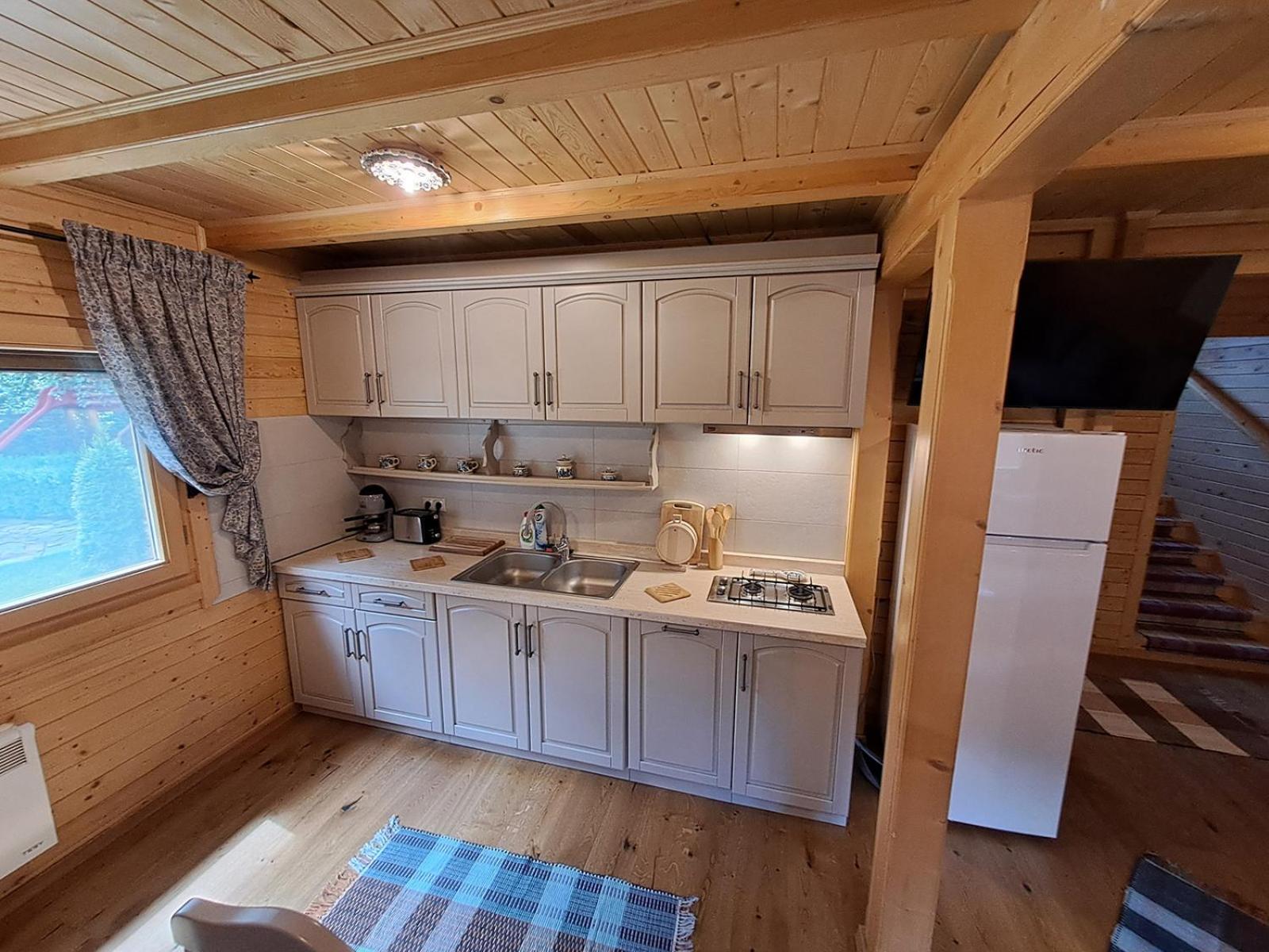 Vila Nagy Lak Sub Cetate Exteriér fotografie