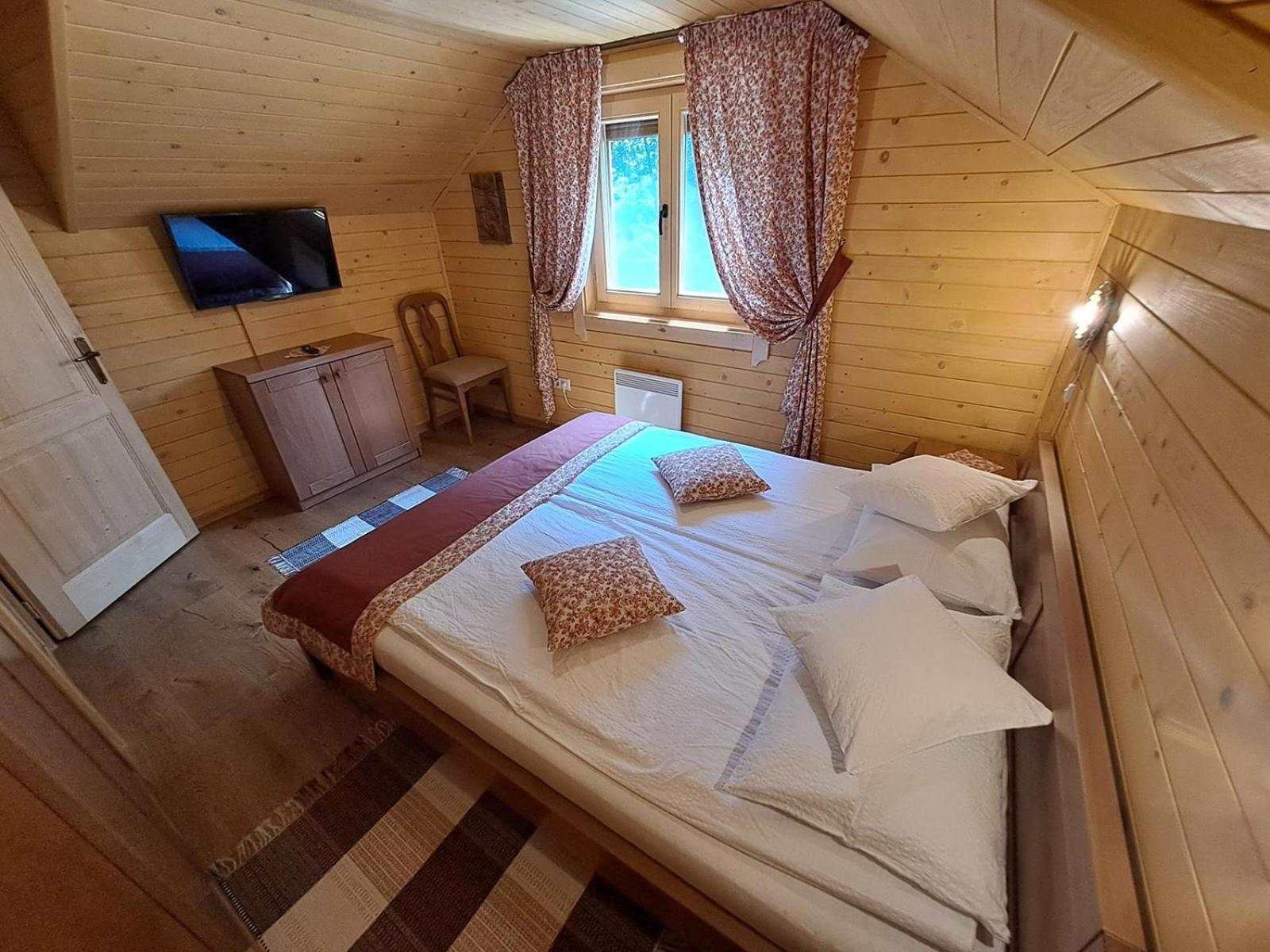 Vila Nagy Lak Sub Cetate Exteriér fotografie